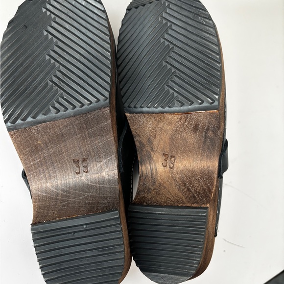 Lotta From Stockholm Black Leather Clogs with Brown Wooden Base - Picture 4 of 4